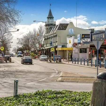 Location, Location, Location! Walk To Beach & Town Mornington Exterior photo